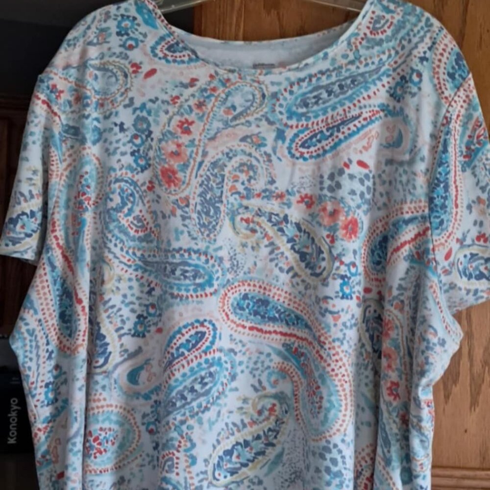 WOMENS TOP SIZE 3X